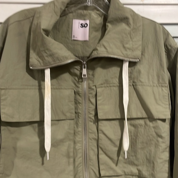 SO Goods For Life, NWOT, army green cropped jacket, double front pockets - Picture 4 of 5